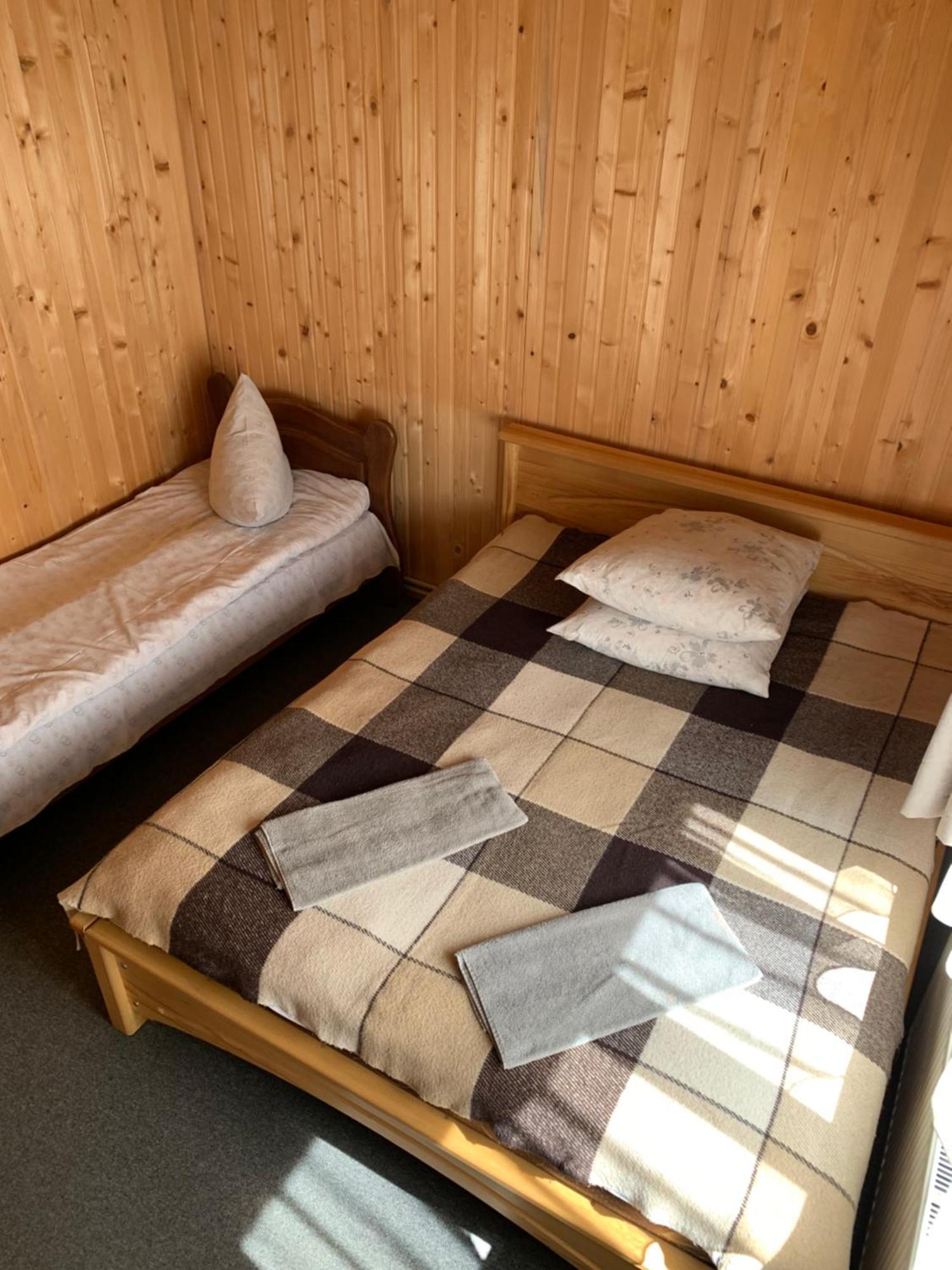 Hotel Novoe Shale Yablunytsya Exterior photo